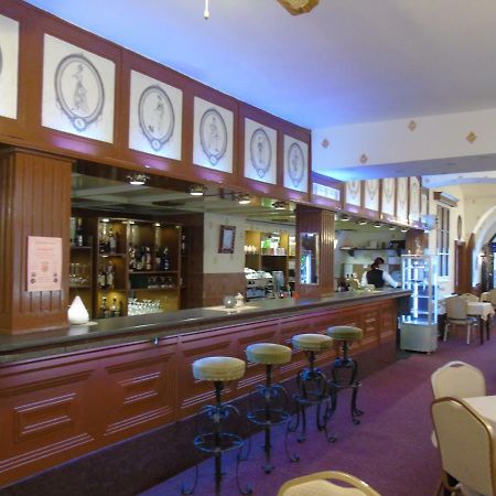 Gl Hotel Трутнов Экстерьер фото