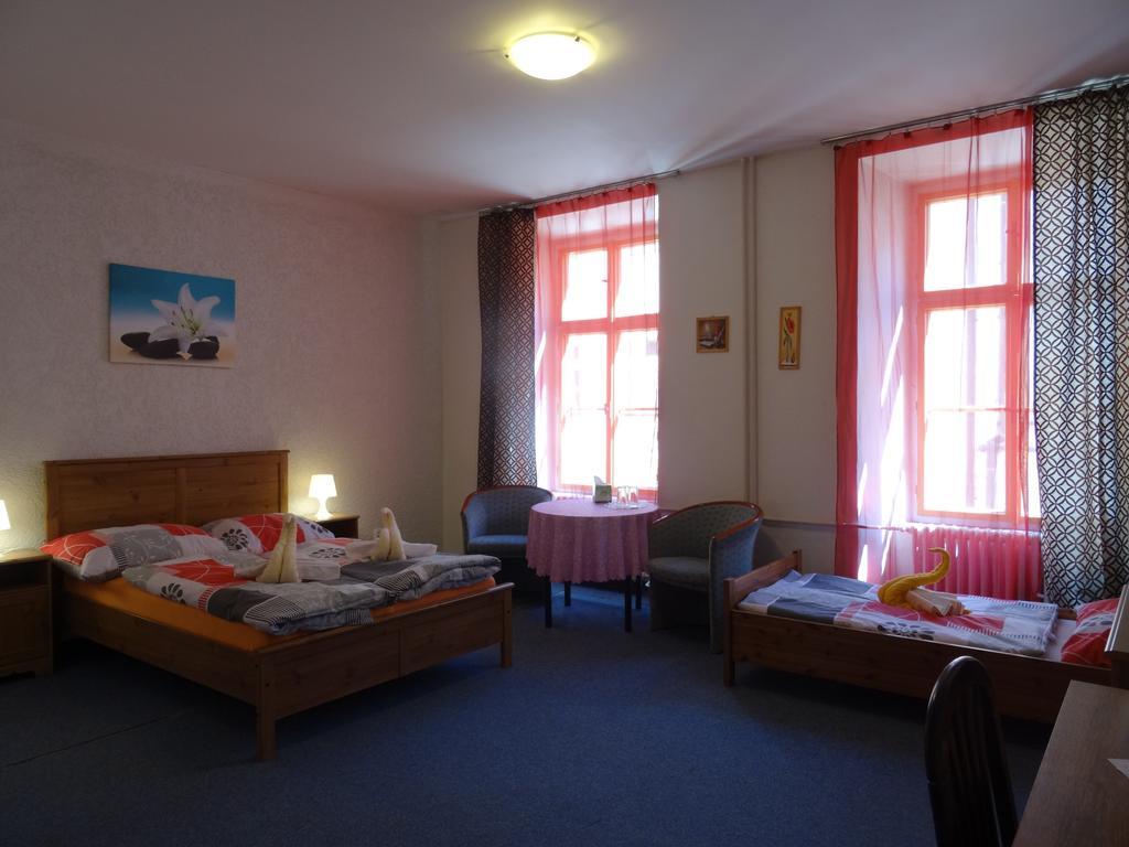 Gl Hotel Трутнов Экстерьер фото