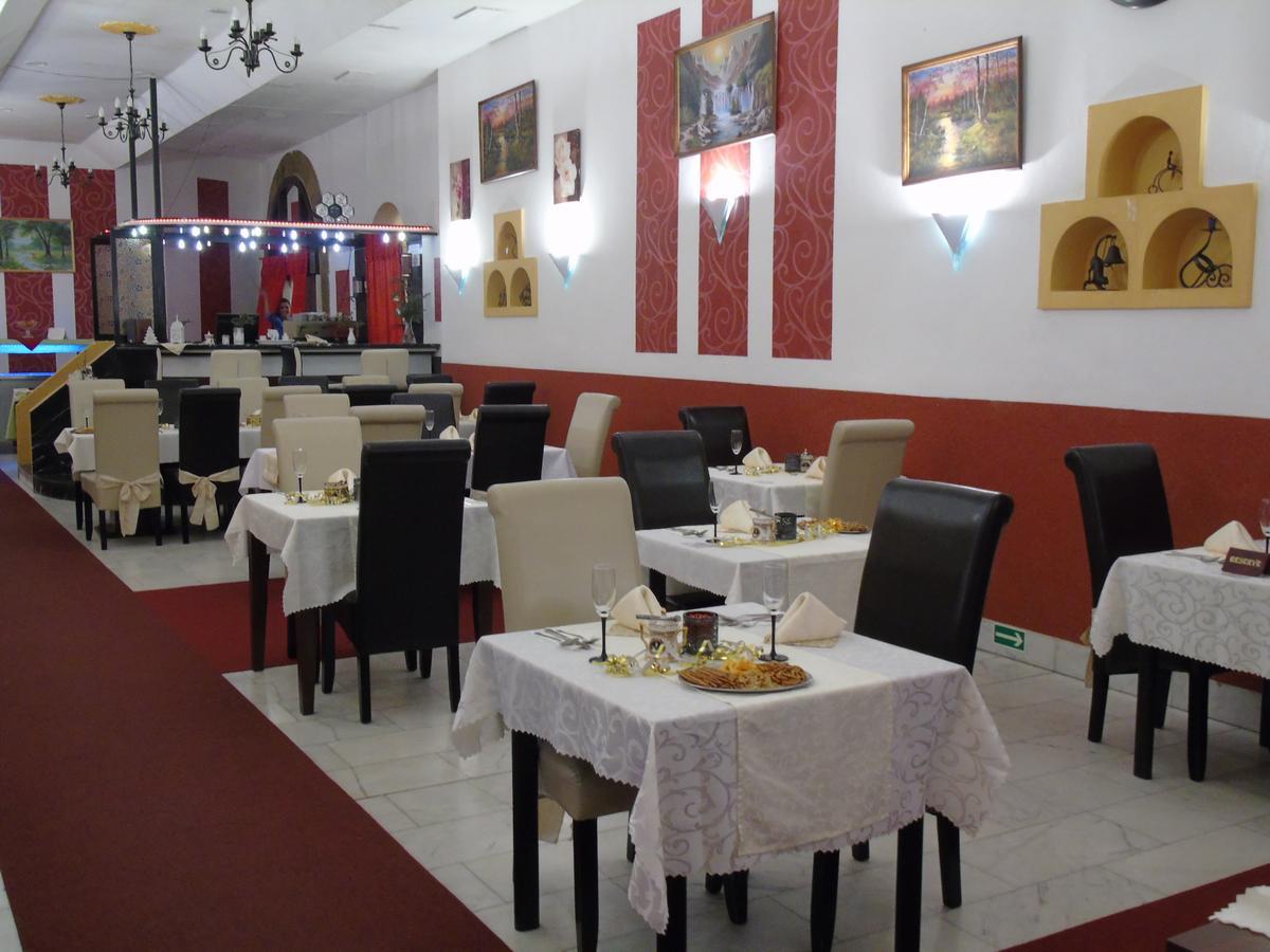 Gl Hotel Трутнов Экстерьер фото