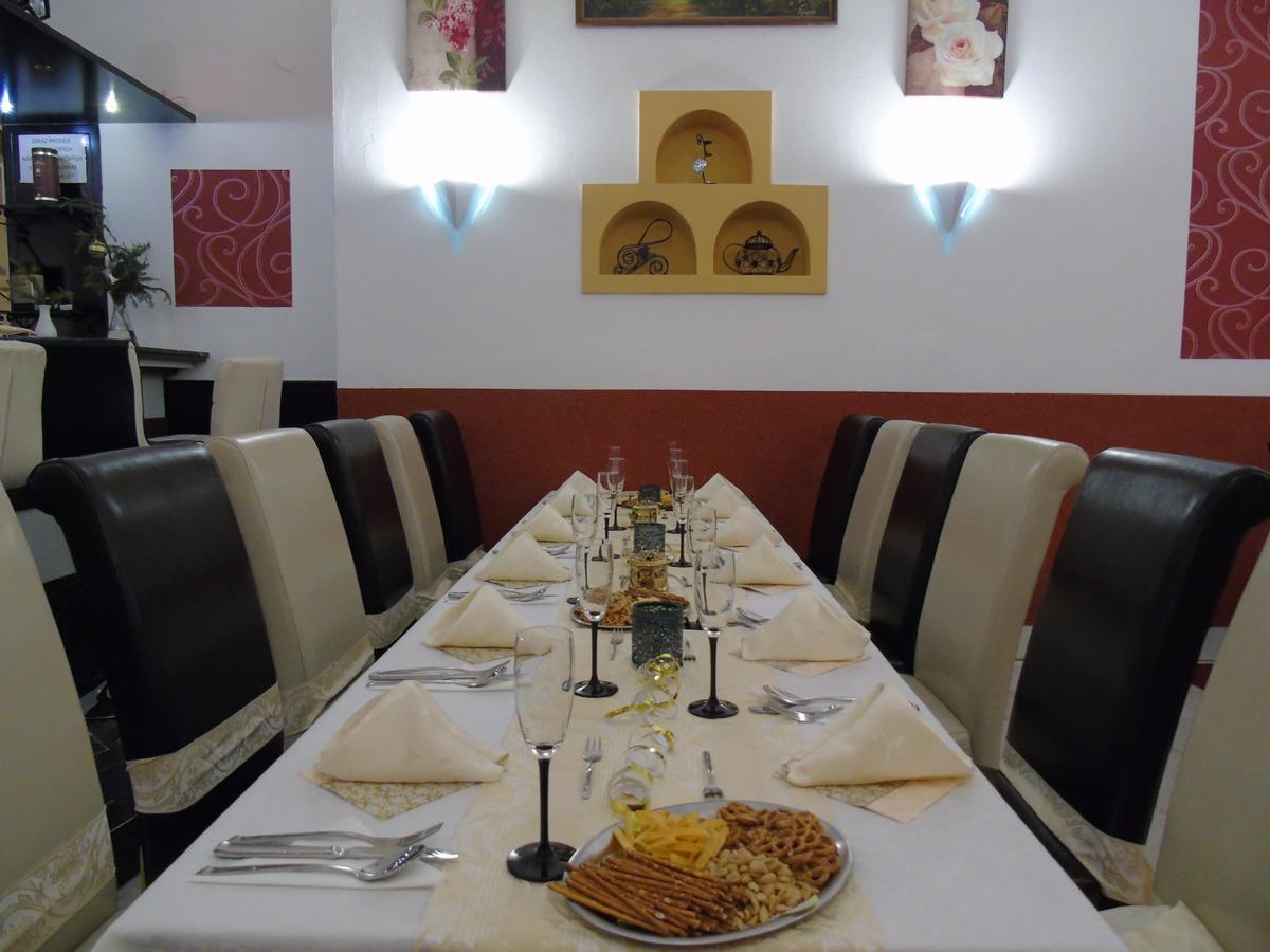 Gl Hotel Трутнов Экстерьер фото