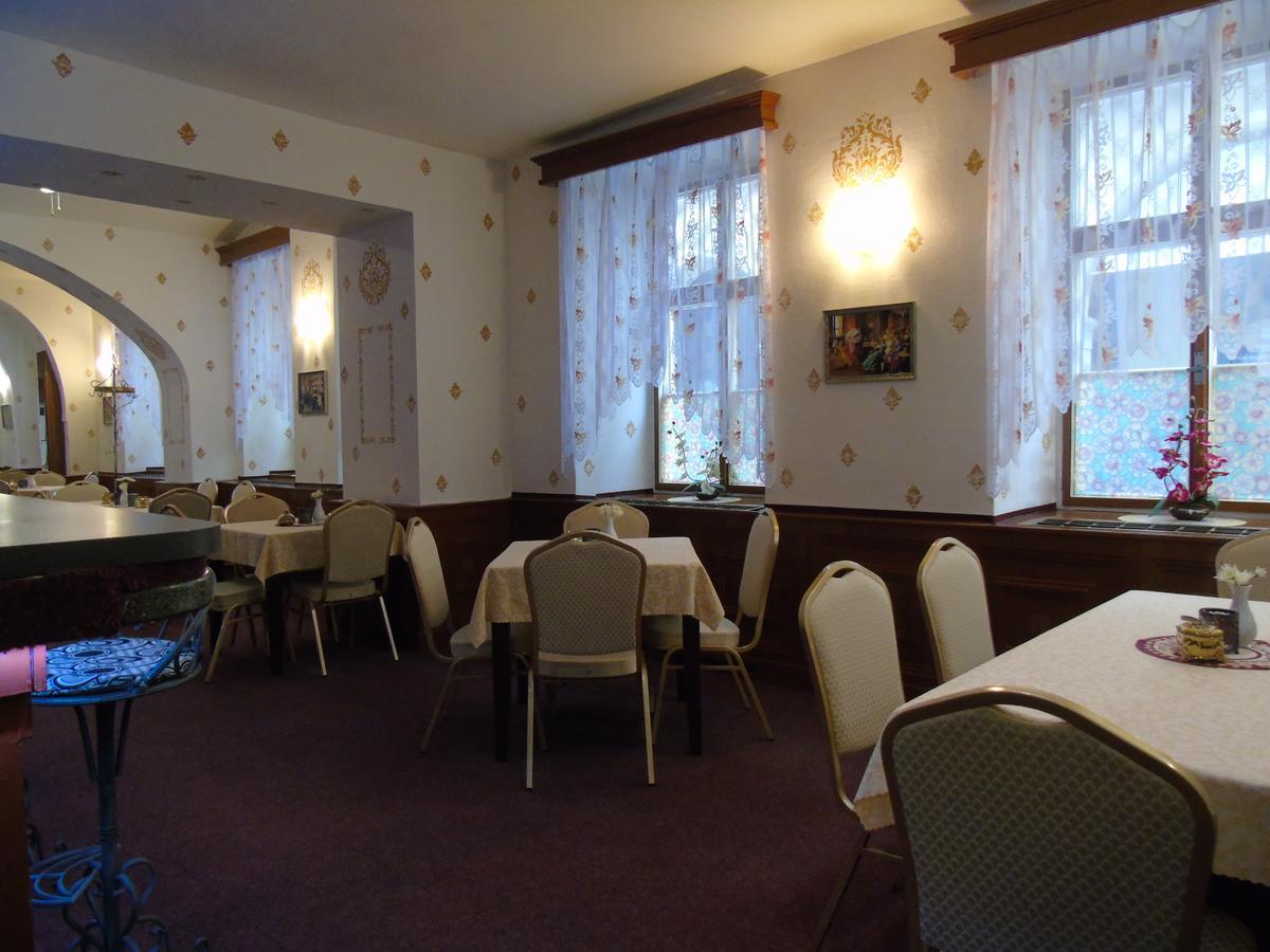 Gl Hotel Трутнов Экстерьер фото