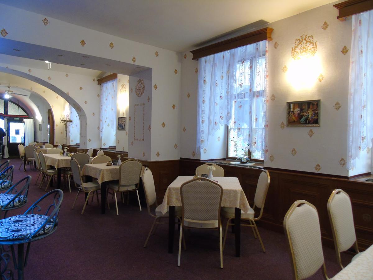 Gl Hotel Трутнов Экстерьер фото