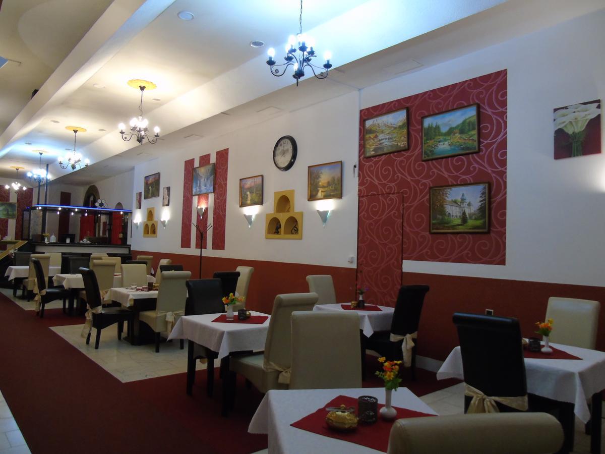 Gl Hotel Трутнов Экстерьер фото