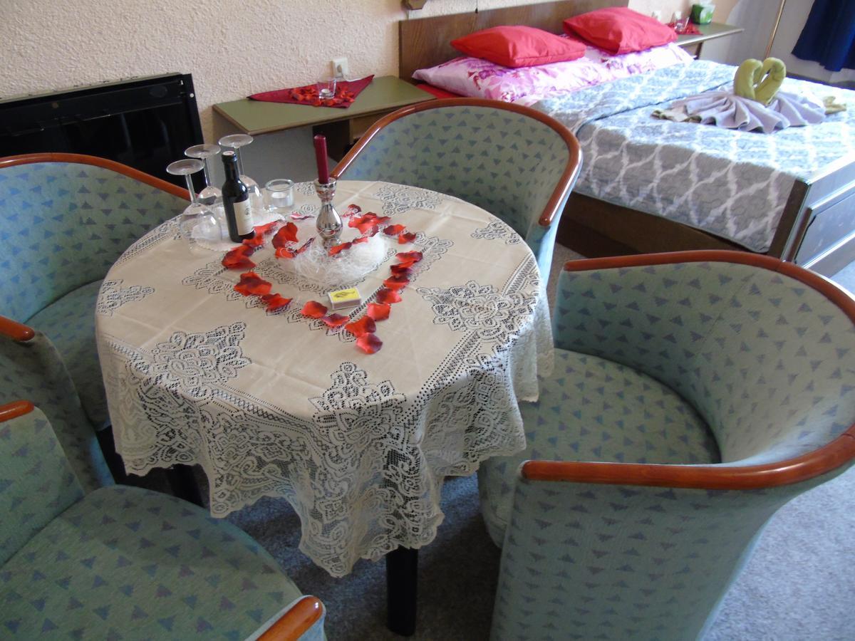 Gl Hotel Трутнов Экстерьер фото