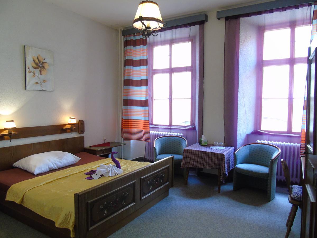 Gl Hotel Трутнов Экстерьер фото