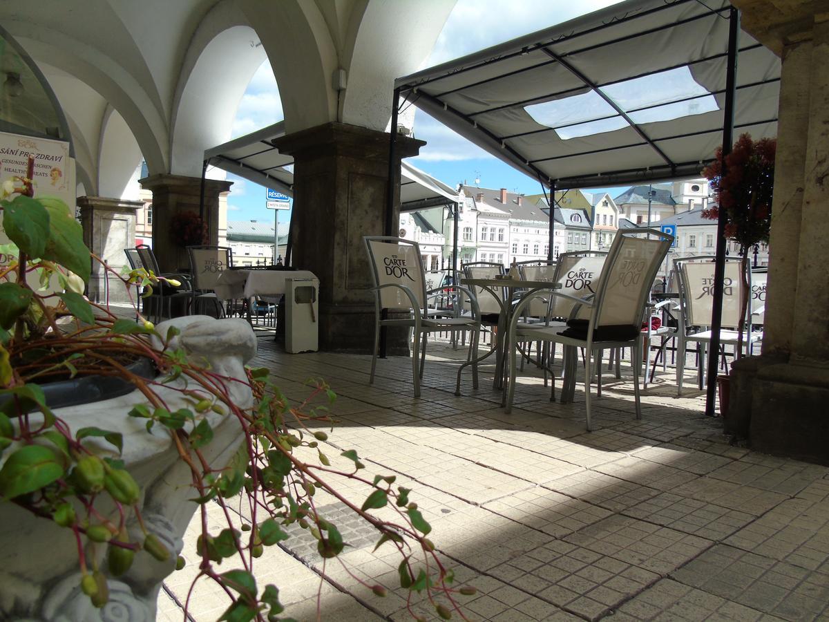 Gl Hotel Трутнов Экстерьер фото