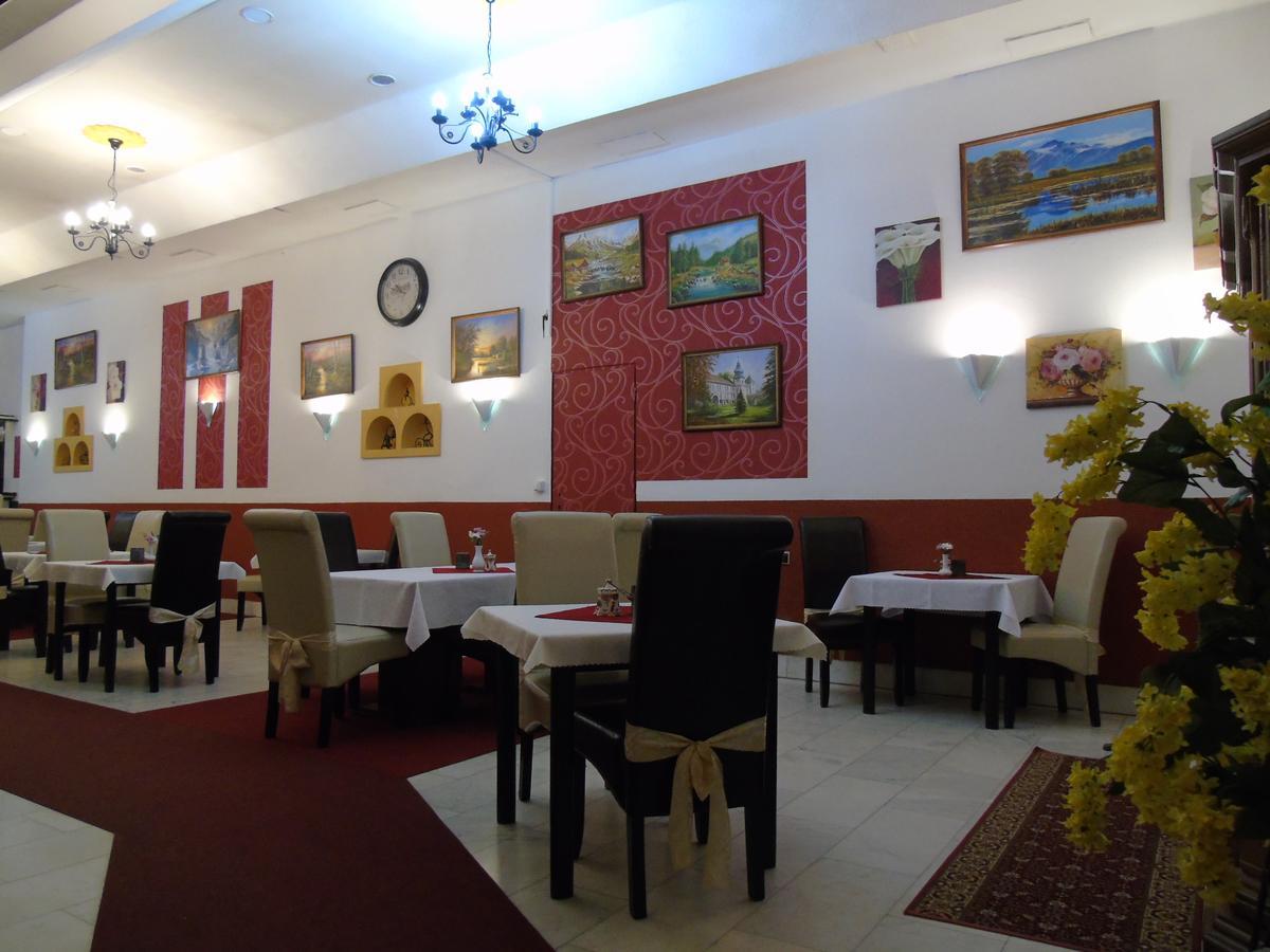 Gl Hotel Трутнов Экстерьер фото
