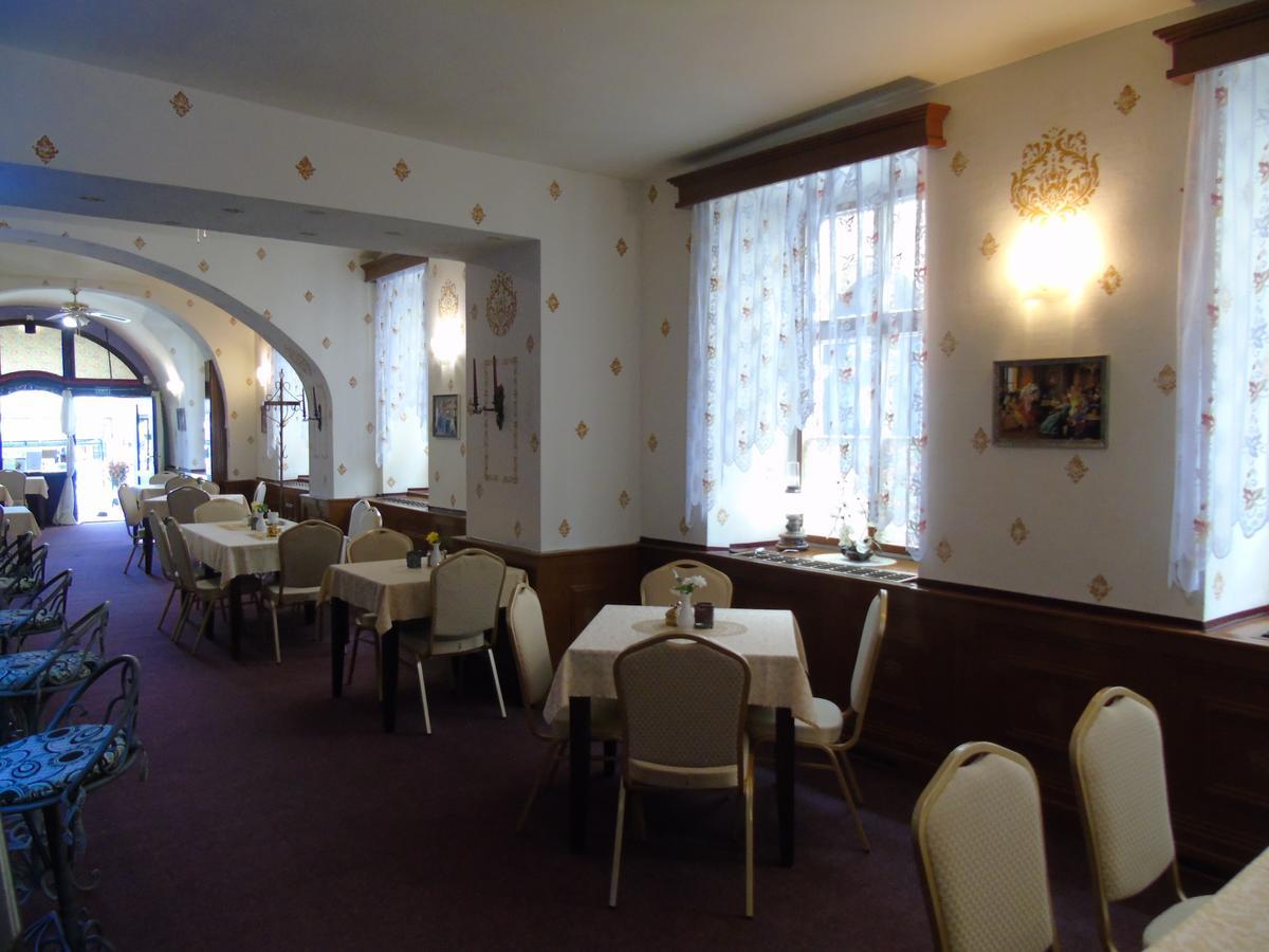 Gl Hotel Трутнов Экстерьер фото