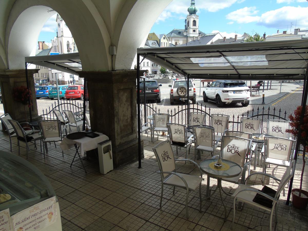 Gl Hotel Трутнов Экстерьер фото